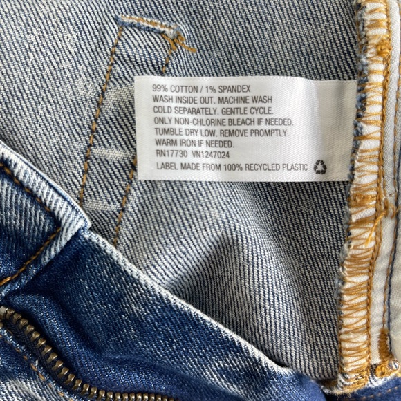 Denim Mini Skirt NWOT, Distressed, Acid Wash, Size 8 - Picture 10 of 12